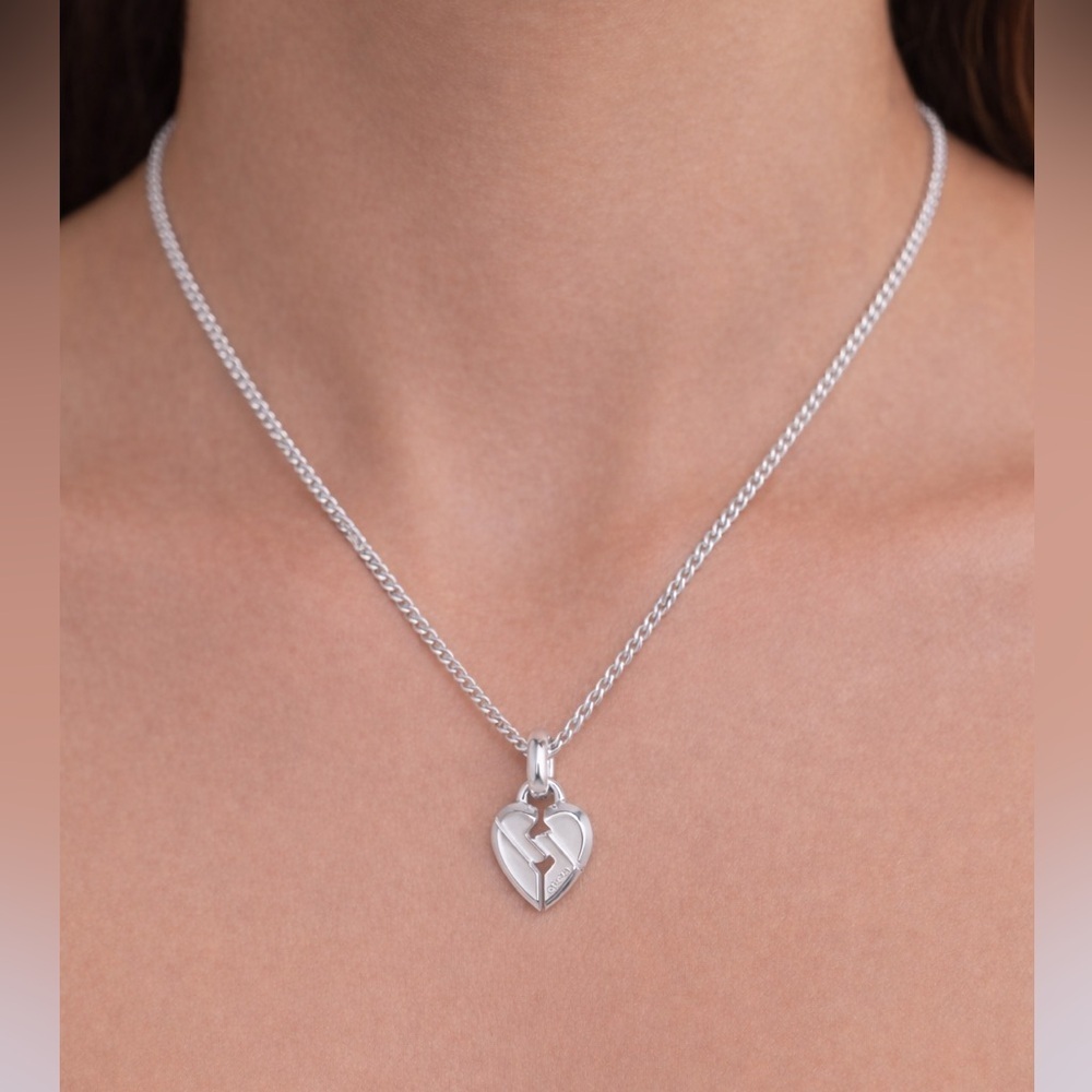 Gucci Silver Heart Pendant Necklace - Picture 7 of 7